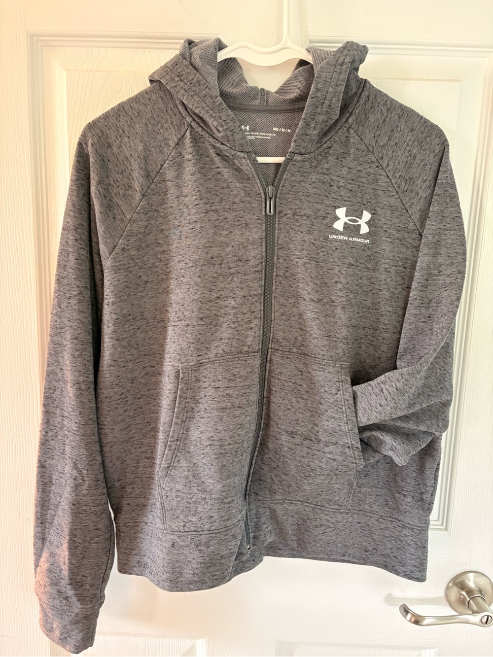 Under Armour Gray Full-Zip Hooded Sweatshirt. Lightweight. Loose fit. Hoodie.